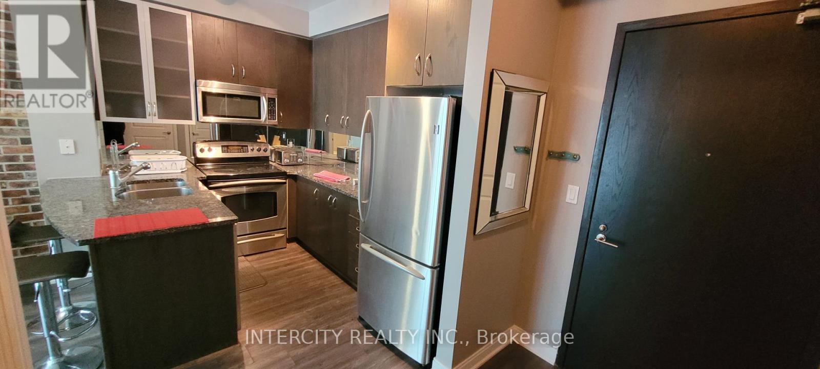 403 - 18 Yorkville Avenue, Toronto, Ontario  M4W 3Y8 - Photo 3 - C12465907