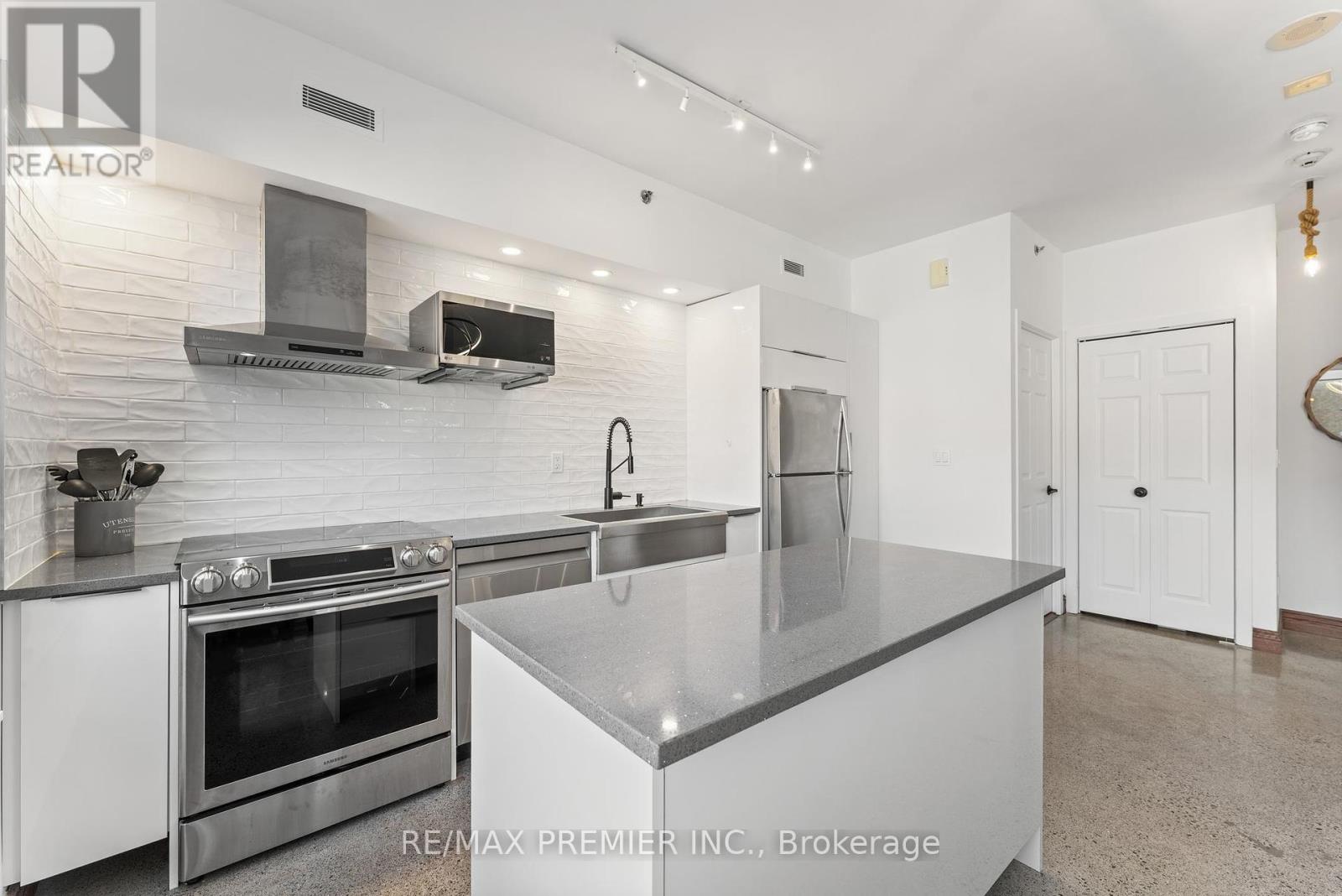 Th13 - 57 East Liberty Street, Toronto, Ontario  M6K 3P5 - Photo 6 - C12465984