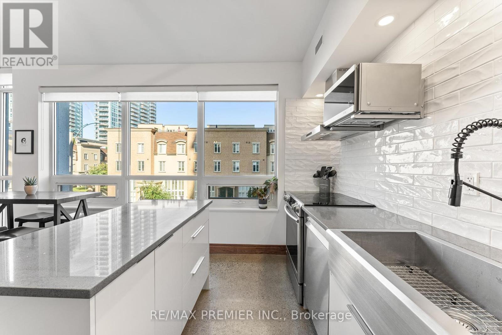Th13 - 57 East Liberty Street, Toronto, Ontario  M6K 3P5 - Photo 7 - C12465984