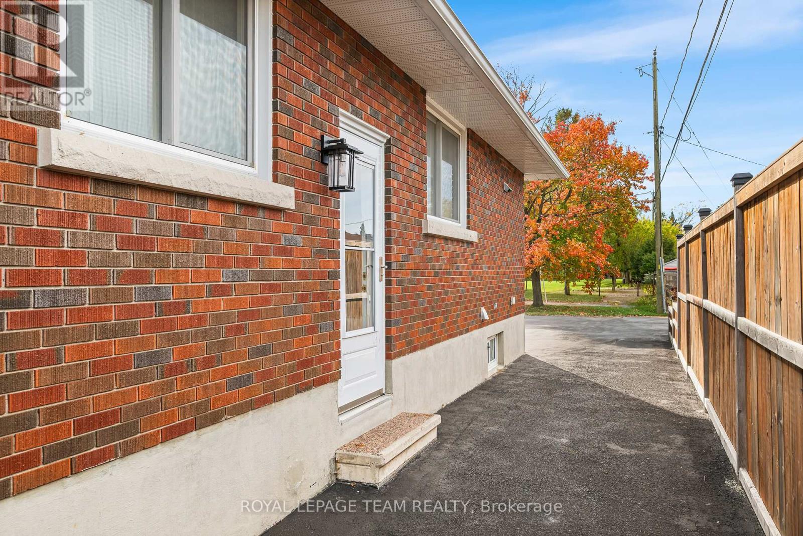 1987 Cochrane Street, Ottawa, Ontario  K1V 7R5 - Photo 30 - X12466069