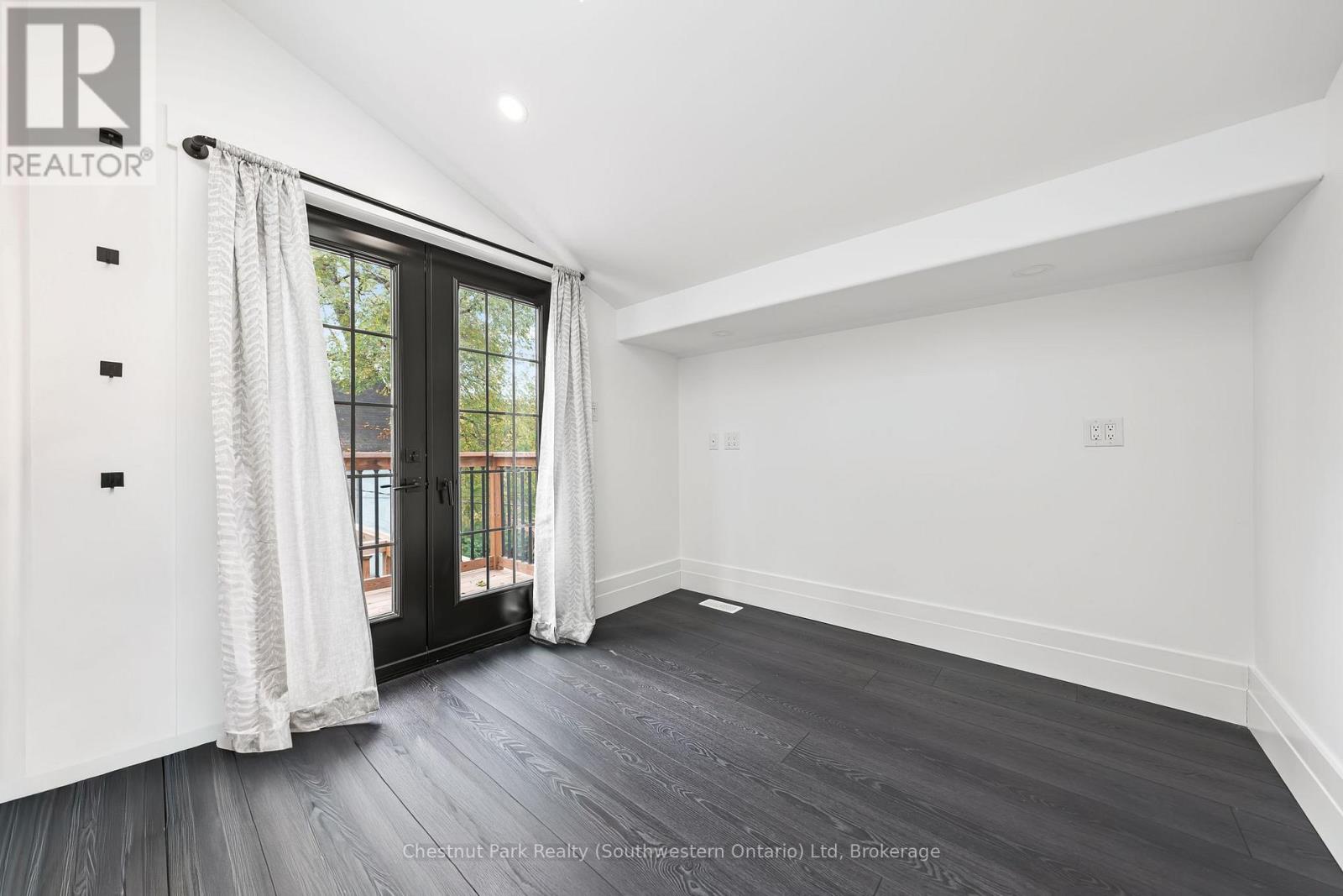 114-116 Arthur Street, Guelph, Ontario  N1E 4V2 - Photo 23 - X12454729
