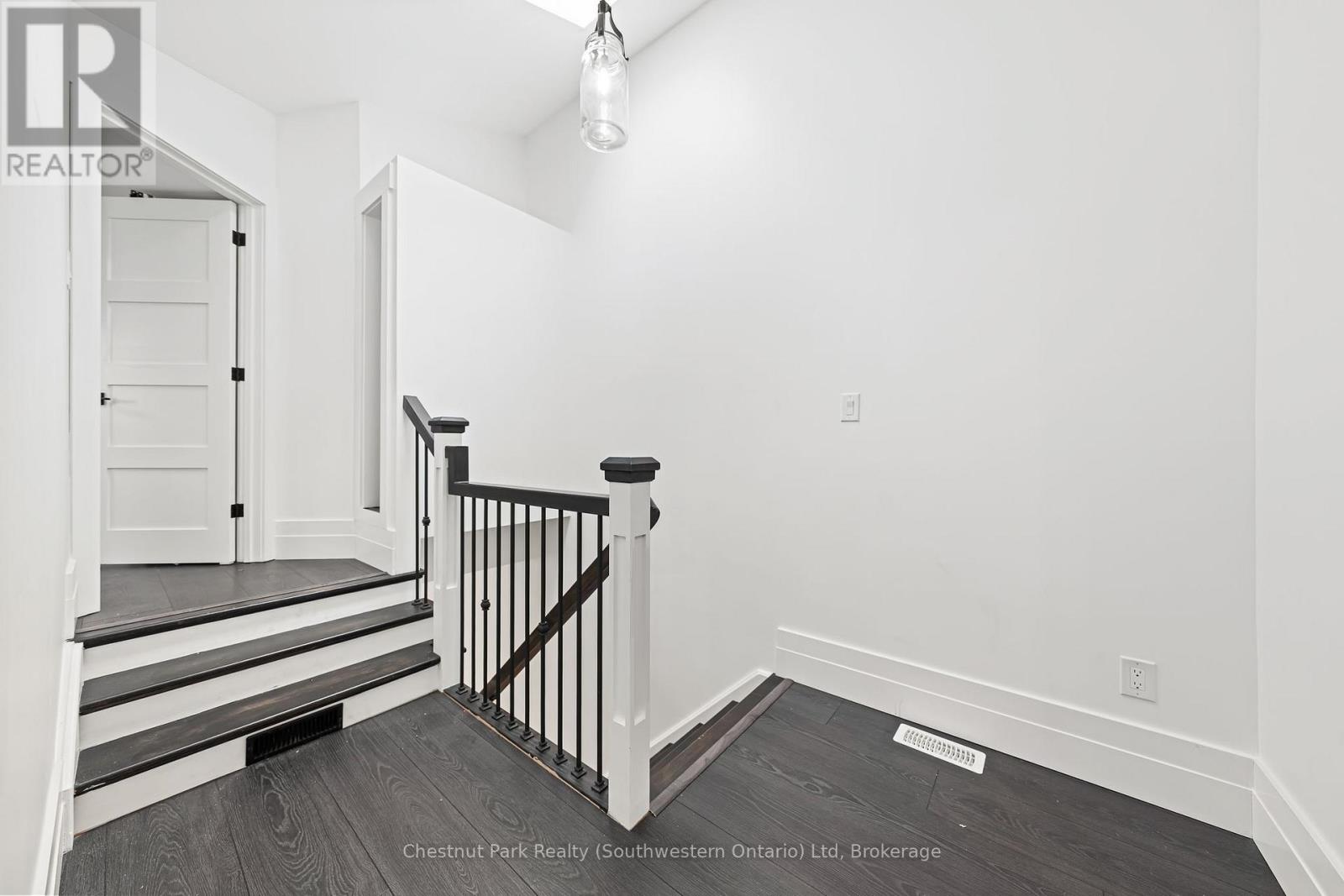 114-116 Arthur Street, Guelph, Ontario  N1E 4V2 - Photo 22 - X12454729