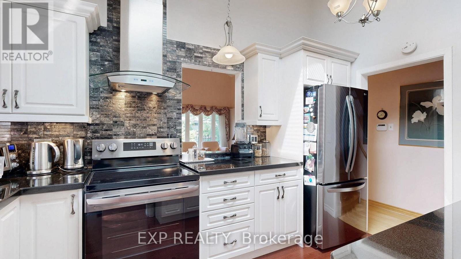 6 Abbottswood Road, Toronto, Ontario  M1P 3P1 - Photo 14 - E12437003