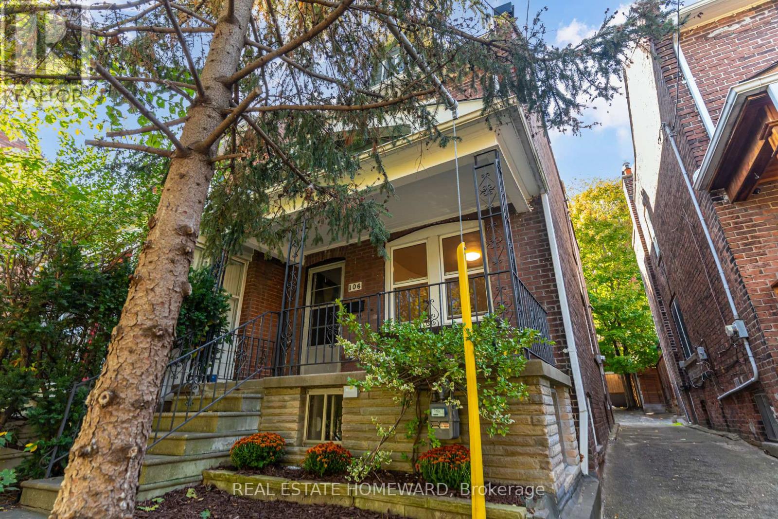 106 WEST LYNN AVENUE, Toronto, Ontario