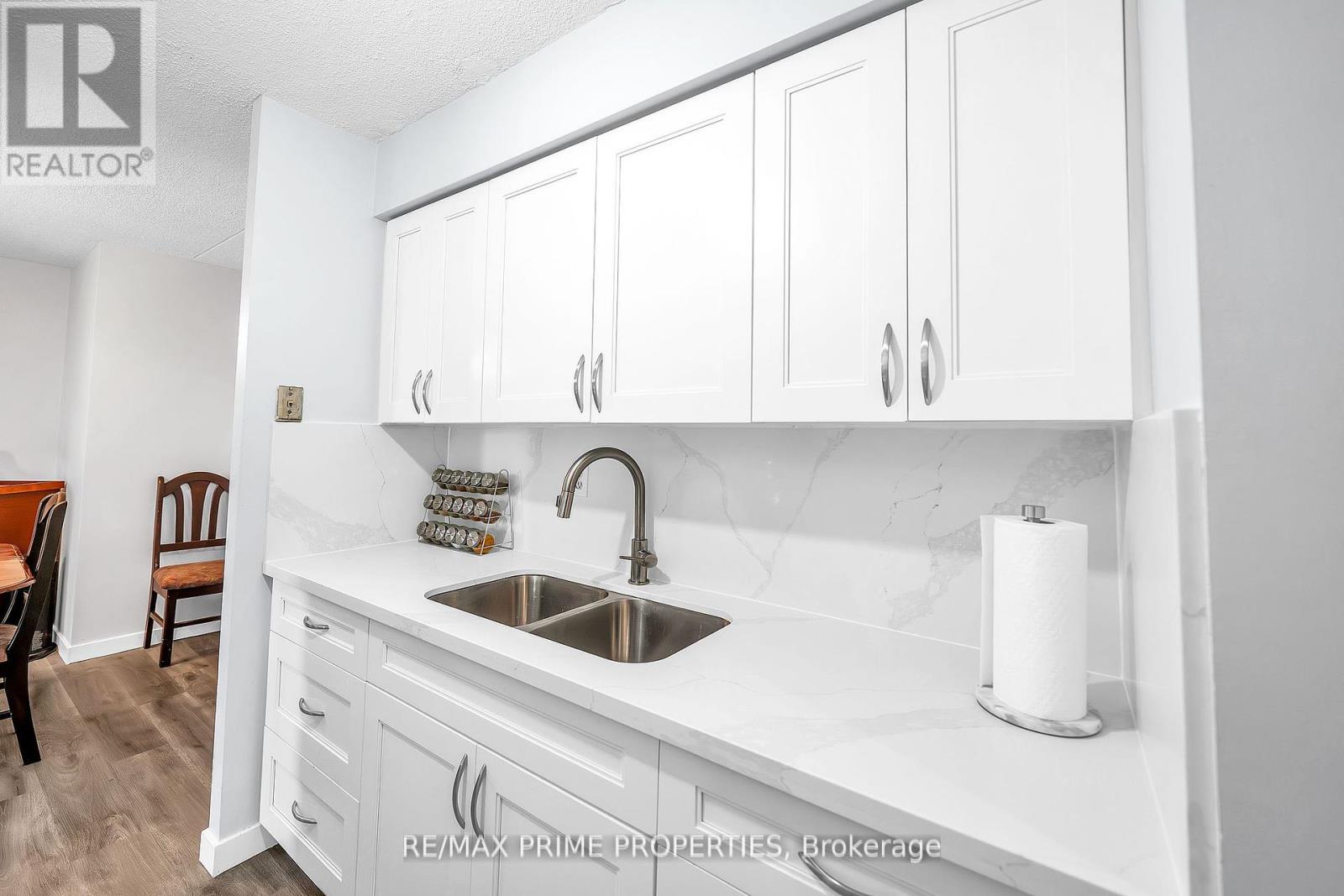 302 - 1535 Diefenbaker Court, Pickering, Ontario  L1V 3W2 - Photo 10 - E12465962
