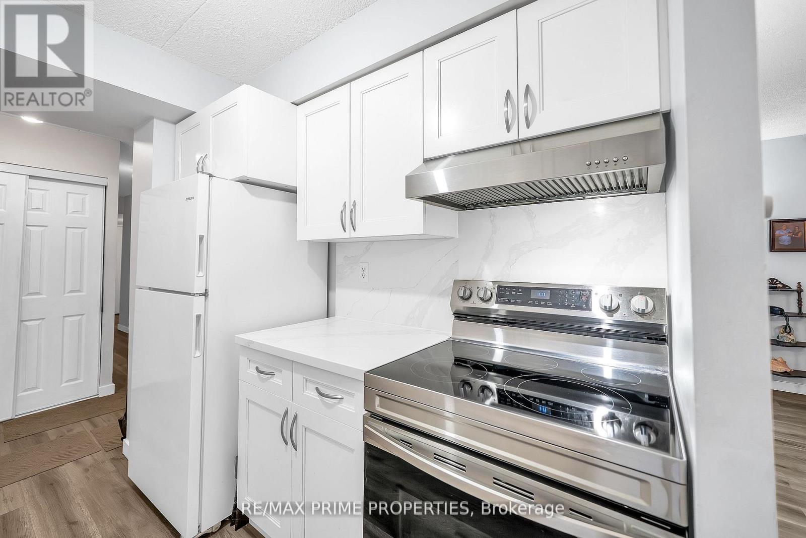 302 - 1535 Diefenbaker Court, Pickering, Ontario  L1V 3W2 - Photo 8 - E12465962