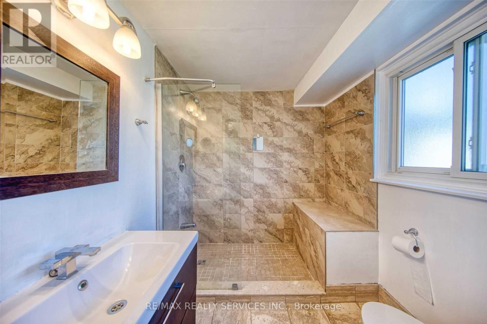 88 Clover Ridge Drive W, Ajax, Ontario  L1S 3E8 - Photo 17 - E12465989