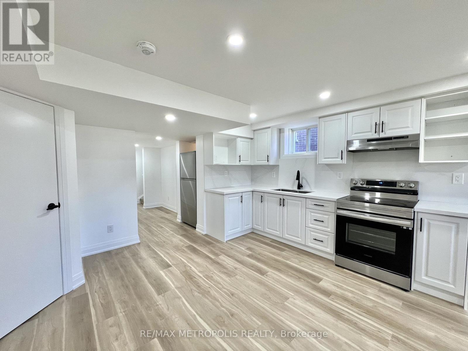 Basement - 3271a Turnstone Boulevard, Pickering, Ontario  L1X 0N2 - Photo 4 - E12465996