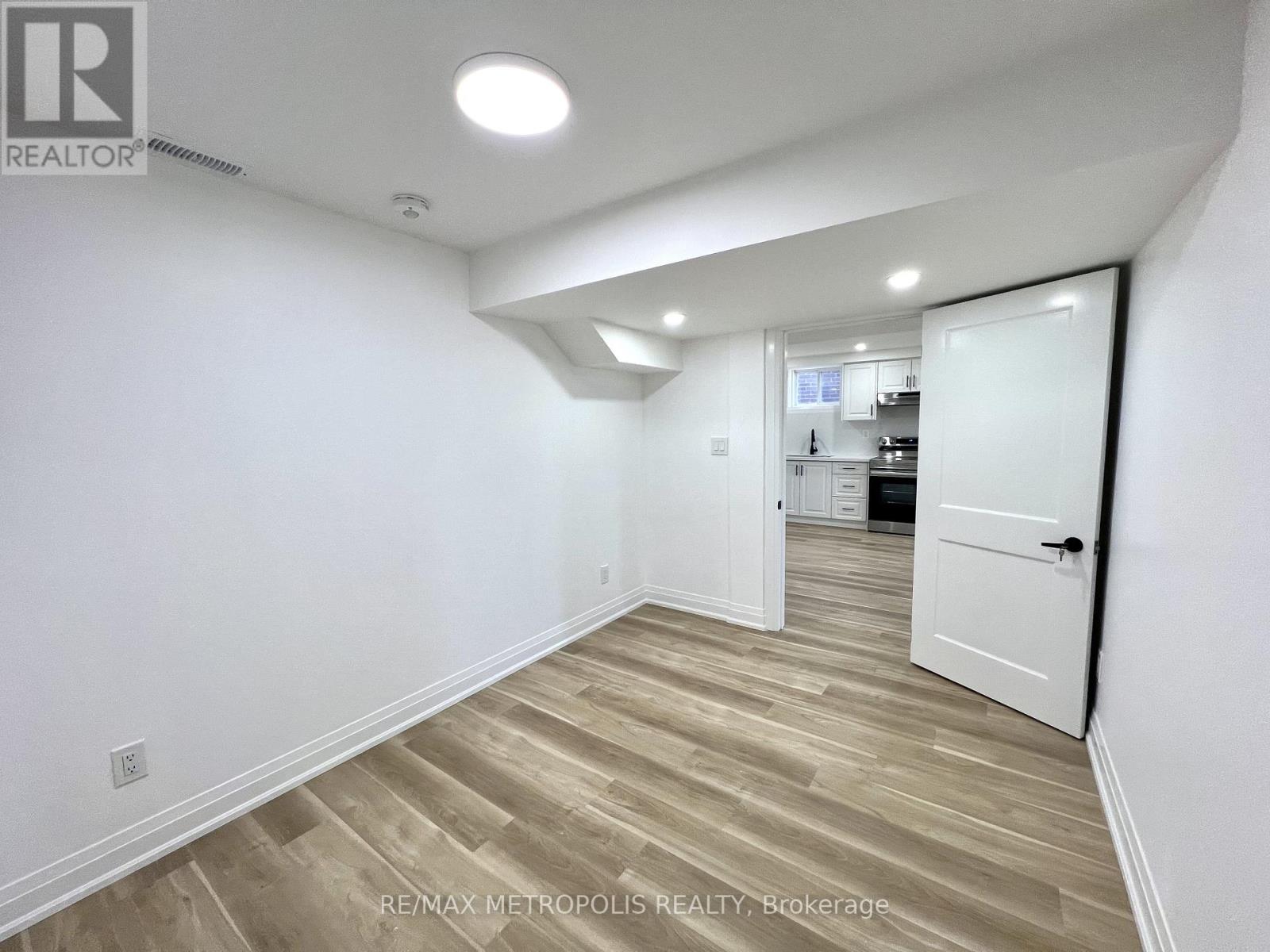 Basement - 3271a Turnstone Boulevard, Pickering, Ontario  L1X 0N2 - Photo 6 - E12465996