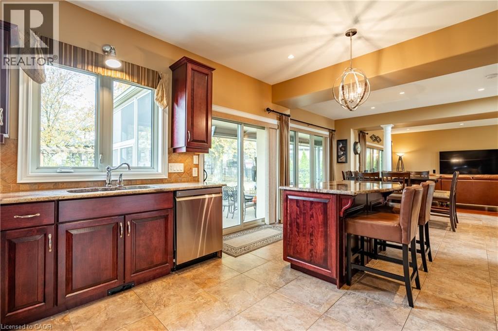 8881 Joseph Court, Niagara Falls, Ontario  L2H 3P1 - Photo 10 - 40779728
