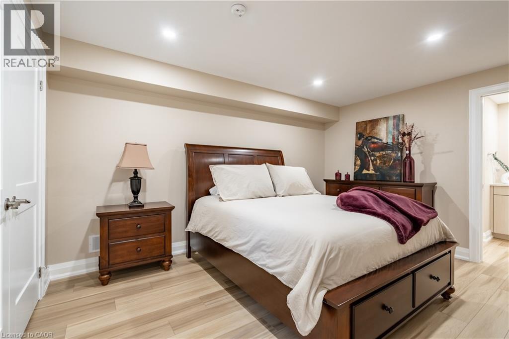 8881 Joseph Court, Niagara Falls, Ontario  L2H 3P1 - Photo 28 - 40779728