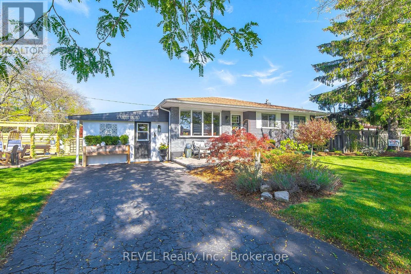2 Cherie Road, St. Catharines, Ontario  L2M 6J9 - Photo 2 - X12466054