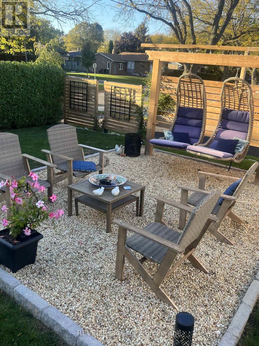 2 Cherie Road, St. Catharines (Lakeshore), Ontario  L2M 6J9 - Photo 29 - X12466054