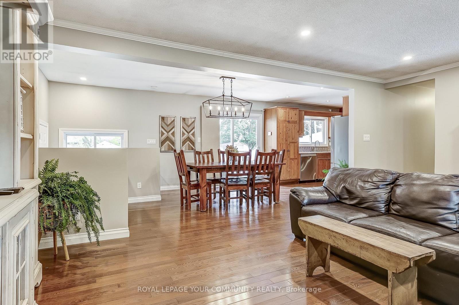 6 North Street, Uxbridge, Ontario  L9P 1A4 - Photo 6 - N12465861