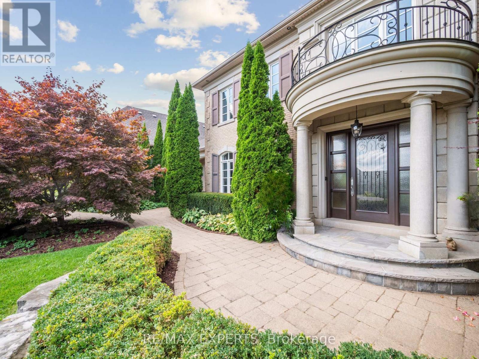 105 Eden Vale Drive Se, King, Ontario  L7B 1L9 - Photo 4 - N12465868