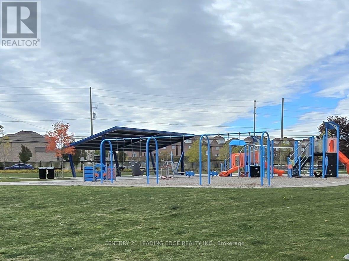 12 Cafaro Lane, Markham, Ontario  L6C 0Z2 - Photo 5 - N12465886