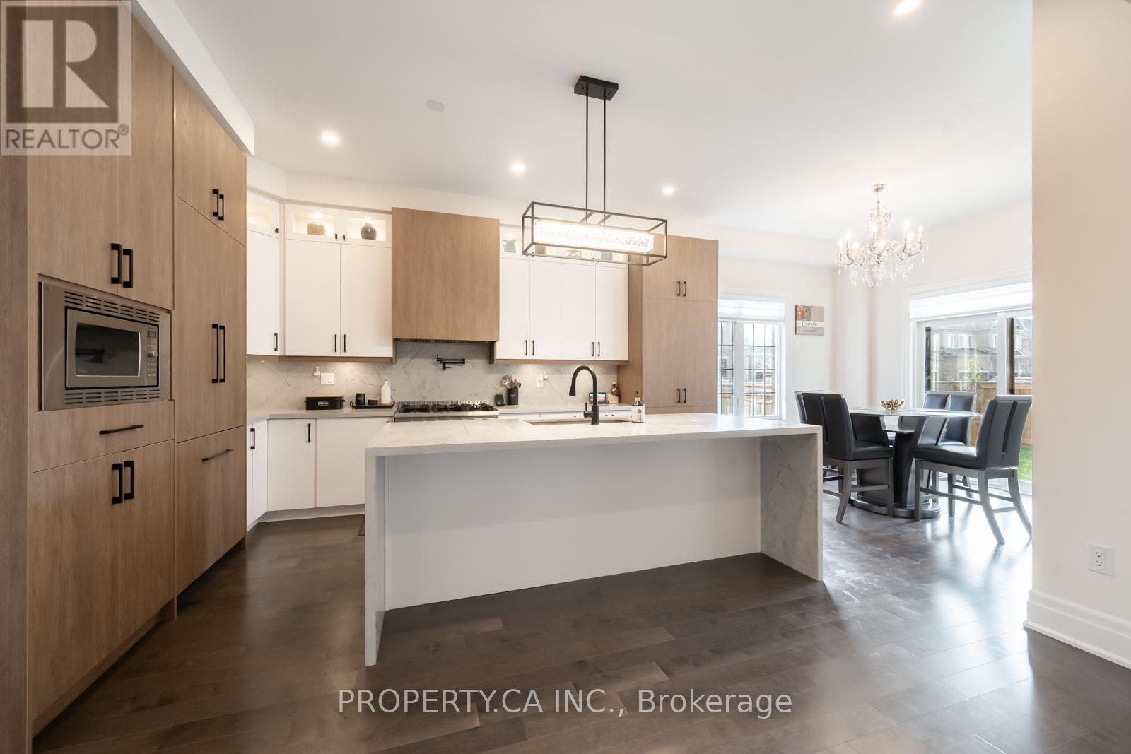 390 Danny Wheeler Boulevard, Georgina, Ontario  L4P 0J8 - Photo 13 - N12465903