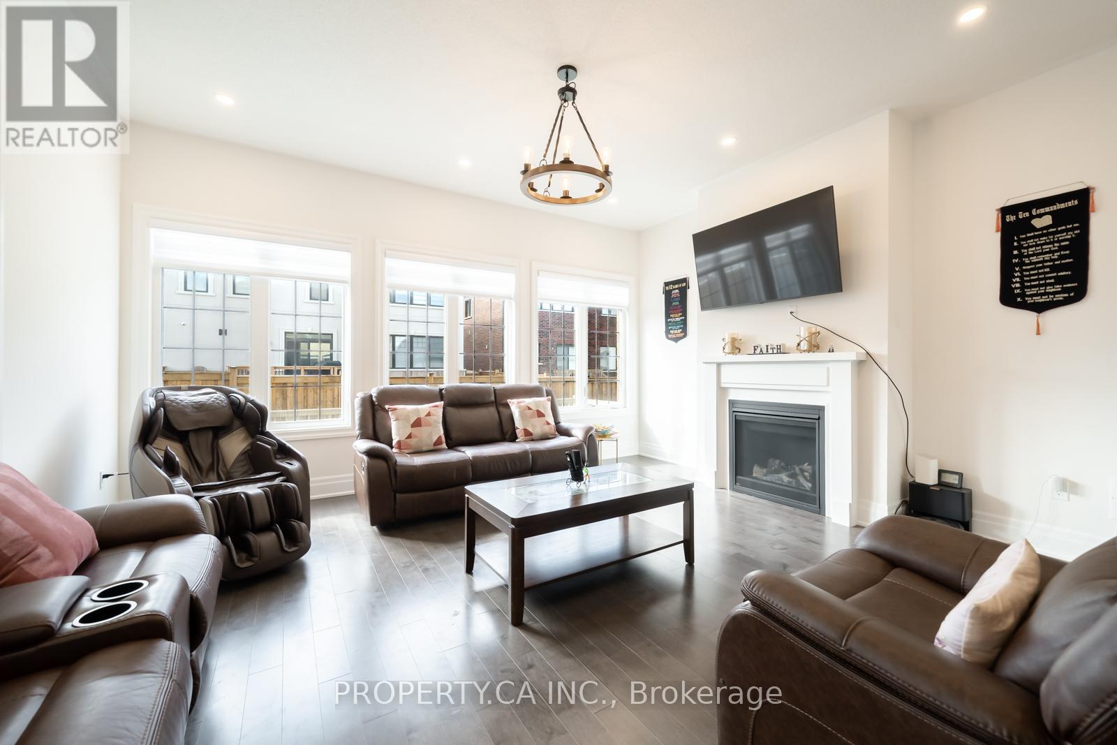 390 Danny Wheeler Boulevard, Georgina, Ontario  L4P 0J8 - Photo 18 - N12465903