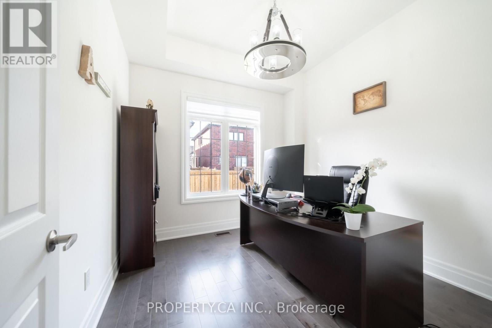 390 Danny Wheeler Boulevard, Georgina, Ontario  L4P 0J8 - Photo 19 - N12465903