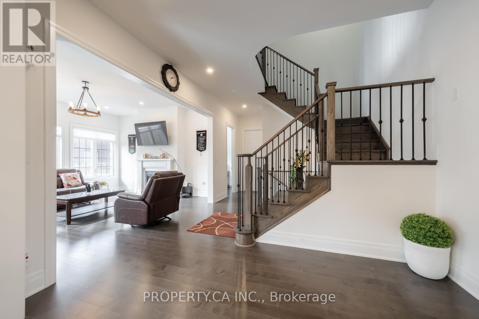 390 Danny Wheeler Boulevard, Georgina, Ontario  L4P 0J8 - Photo 21 - N12465903