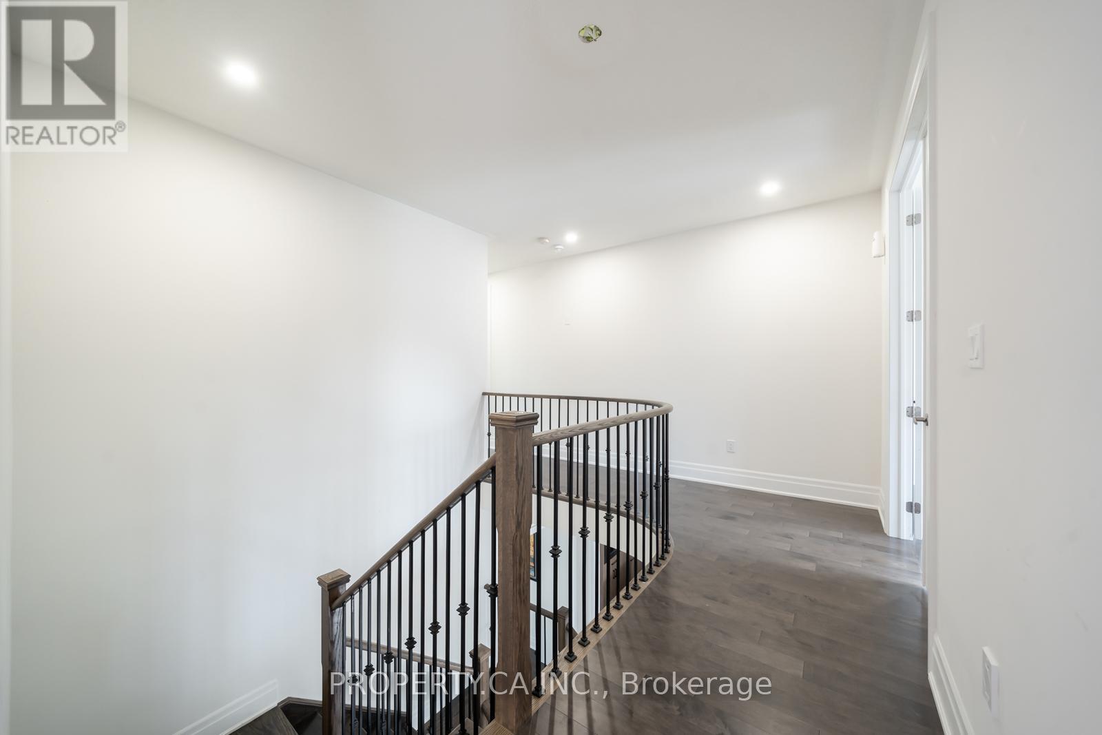 390 Danny Wheeler Boulevard, Georgina, Ontario  L4P 0J8 - Photo 22 - N12465903