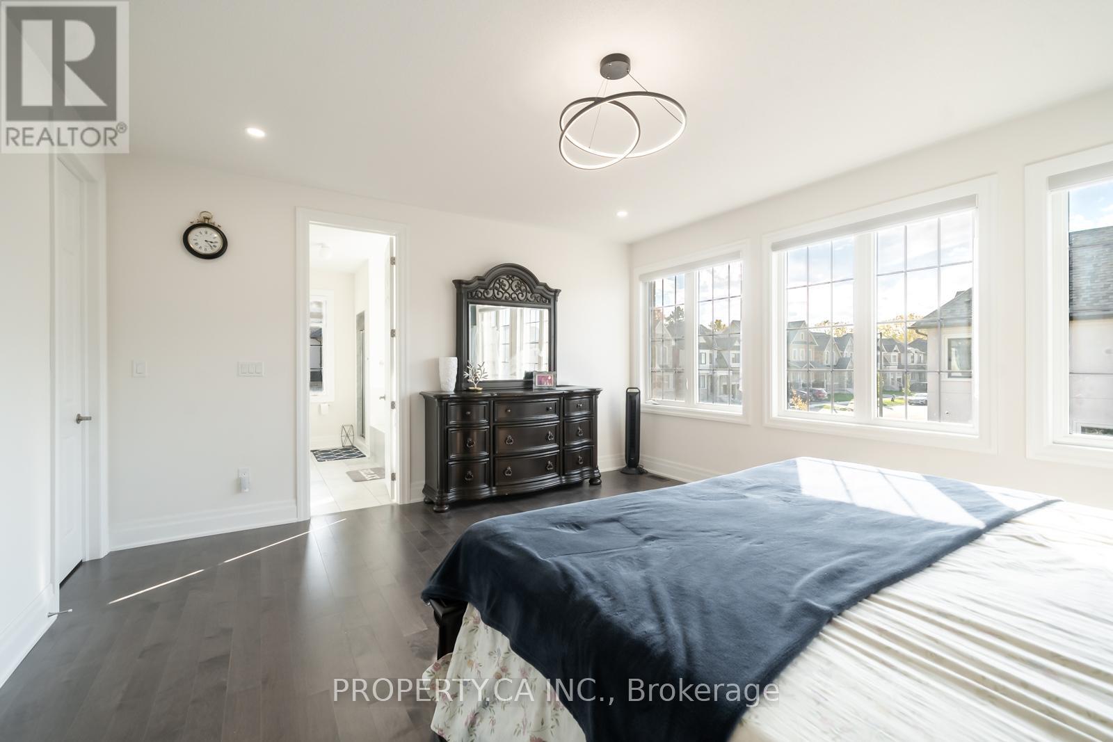 390 Danny Wheeler Boulevard, Georgina, Ontario  L4P 0J8 - Photo 25 - N12465903