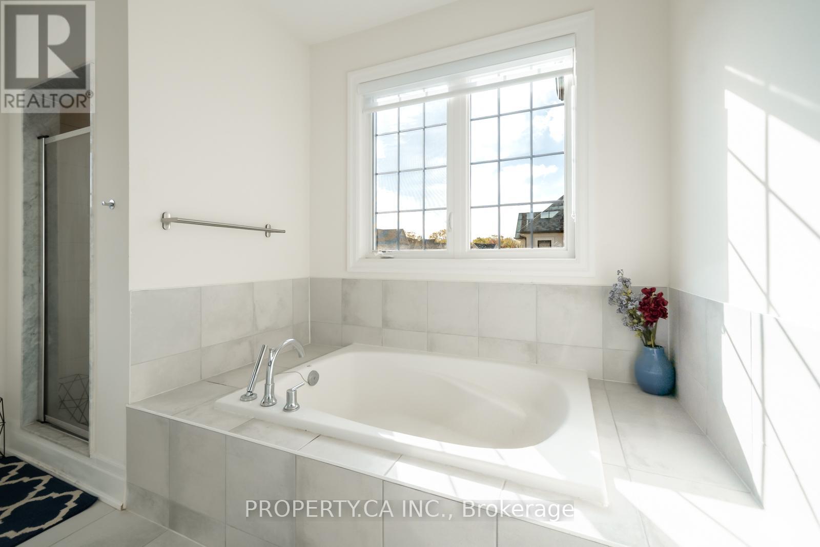390 Danny Wheeler Boulevard, Georgina, Ontario  L4P 0J8 - Photo 27 - N12465903