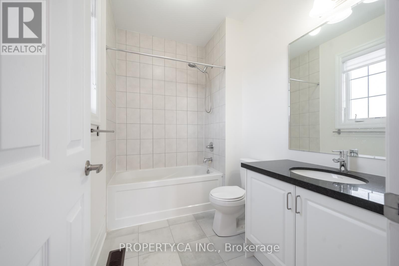 390 Danny Wheeler Boulevard, Georgina, Ontario  L4P 0J8 - Photo 33 - N12465903