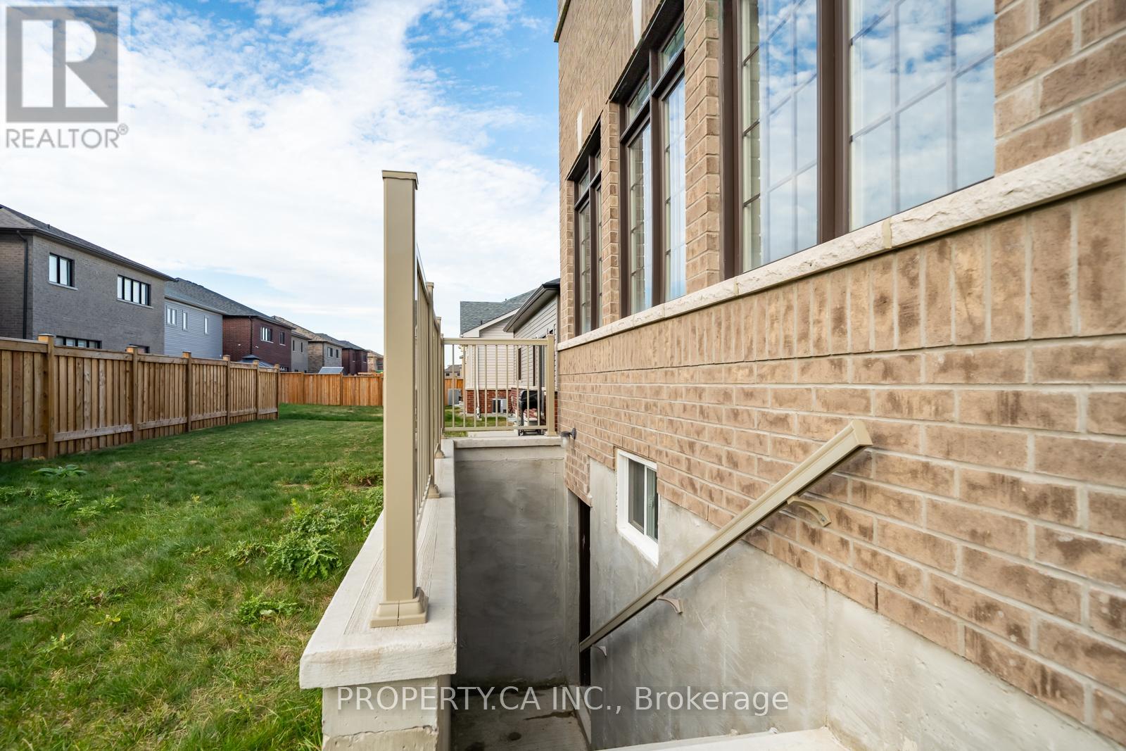 390 Danny Wheeler Boulevard, Georgina, Ontario  L4P 0J8 - Photo 45 - N12465903
