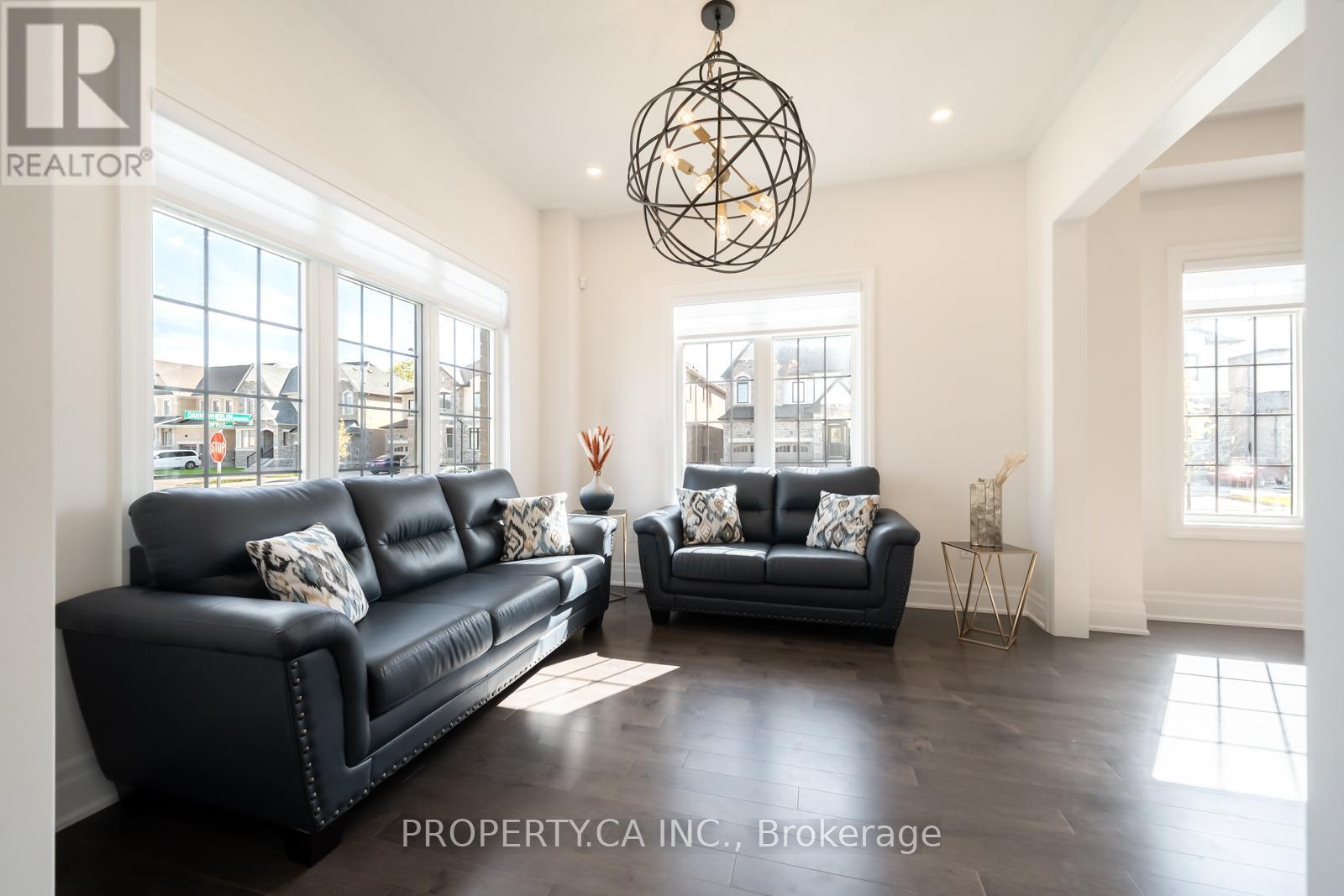 390 Danny Wheeler Boulevard, Georgina, Ontario  L4P 0J8 - Photo 7 - N12465903