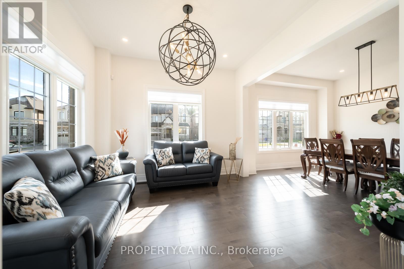 390 Danny Wheeler Boulevard, Georgina, Ontario  L4P 0J8 - Photo 8 - N12465903