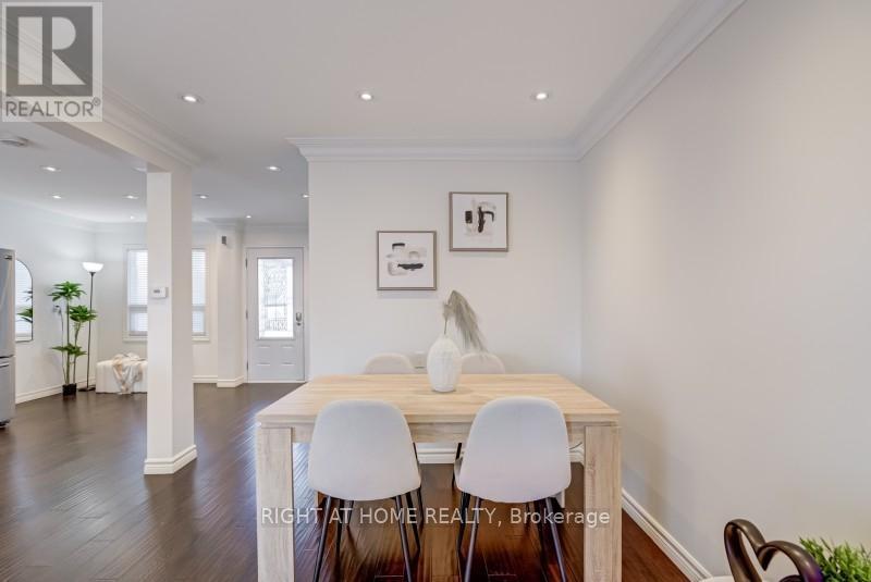 742 Beman Drive, Newmarket, Ontario  L3Y 4Z2 - Photo 7 - N12465926