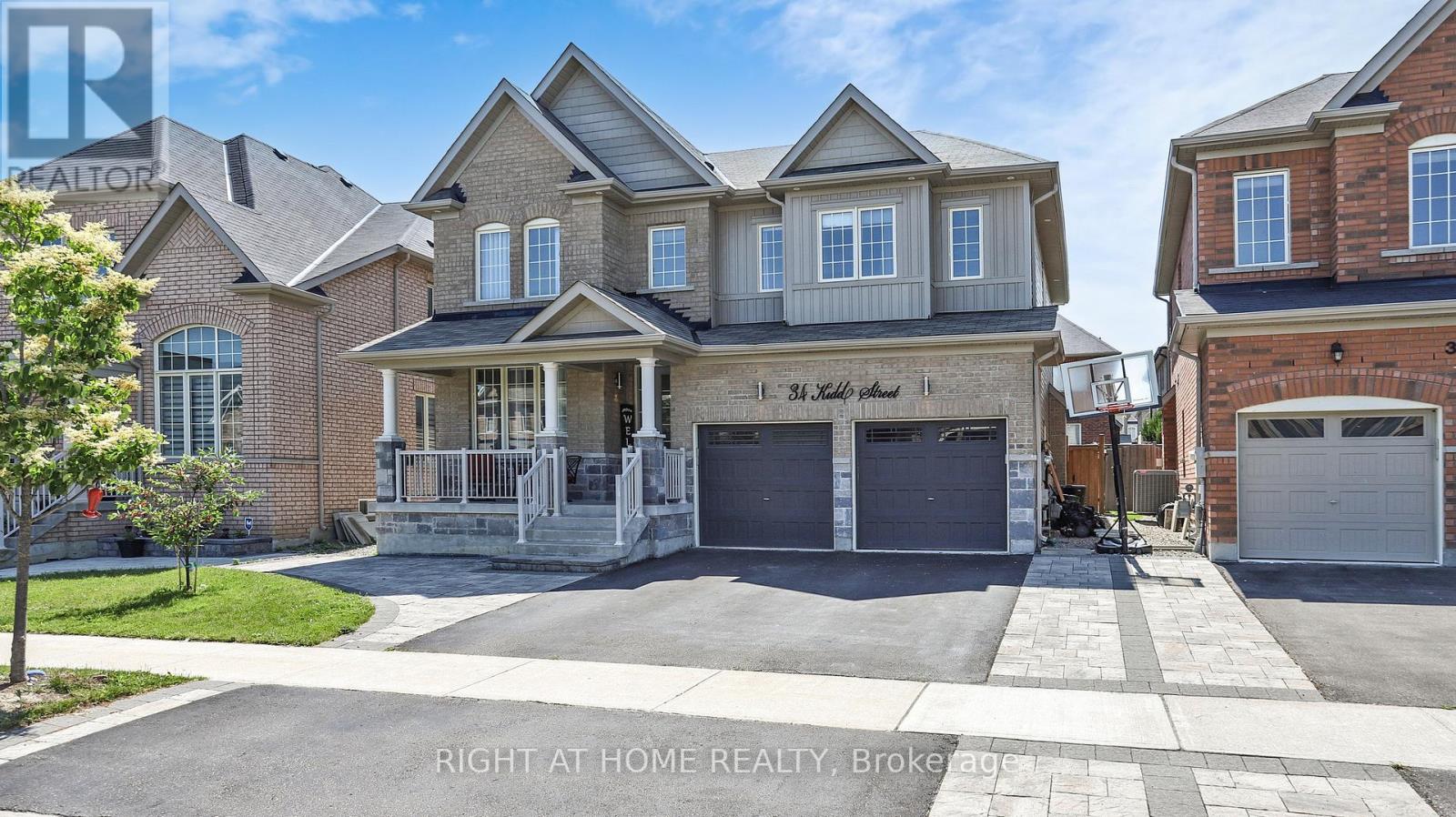 34 Kidd Street, Bradford West Gwillimbury, Ontario  L3Z 0V5 - Photo 2 - N12465945