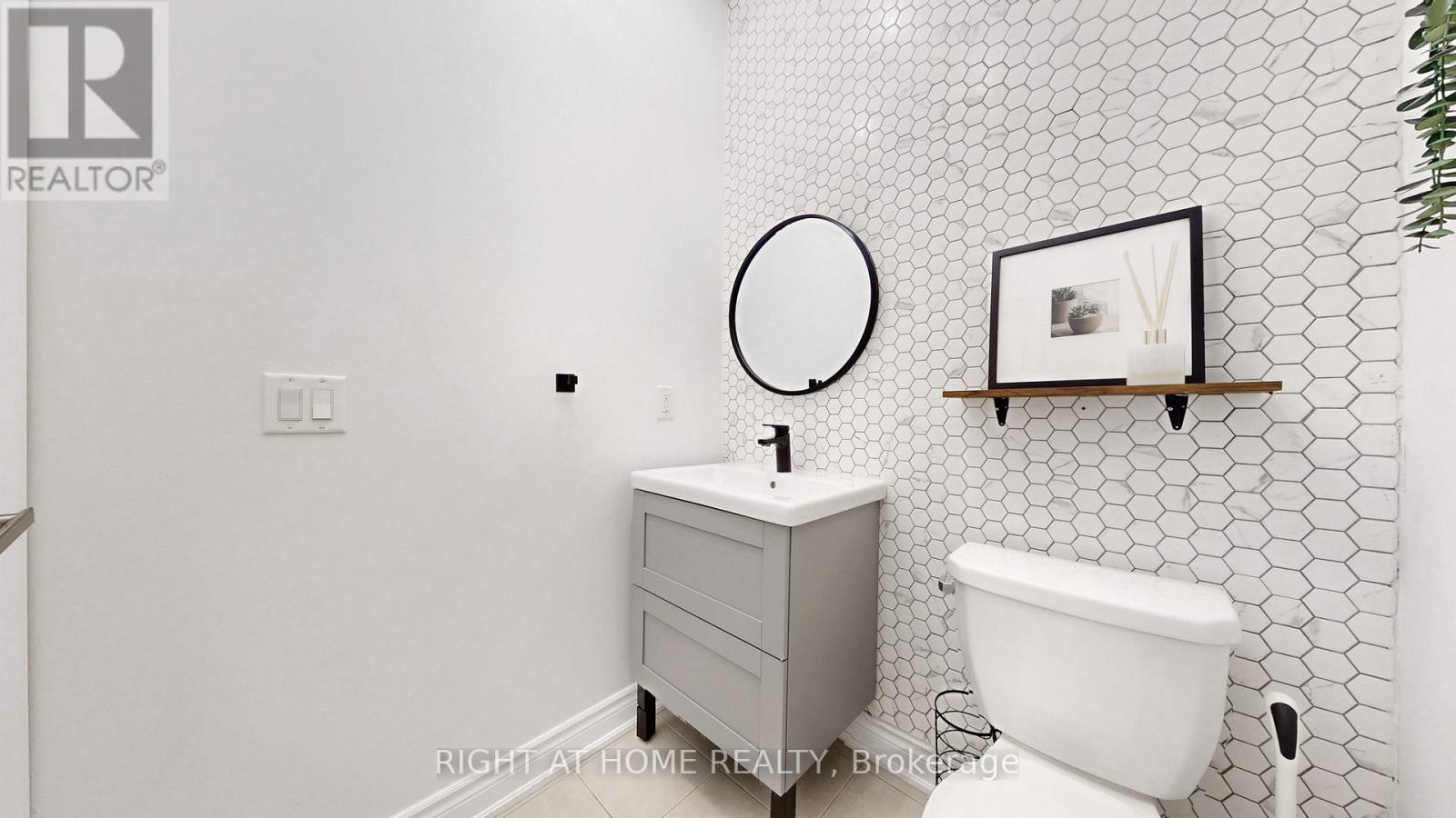 34 Kidd Street, Bradford West Gwillimbury, Ontario  L3Z 0V5 - Photo 24 - N12465945