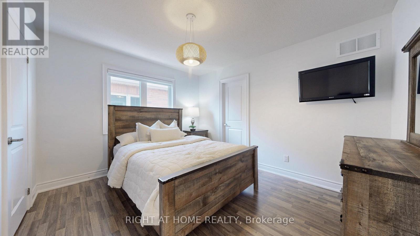 34 Kidd Street, Bradford West Gwillimbury, Ontario  L3Z 0V5 - Photo 37 - N12465945