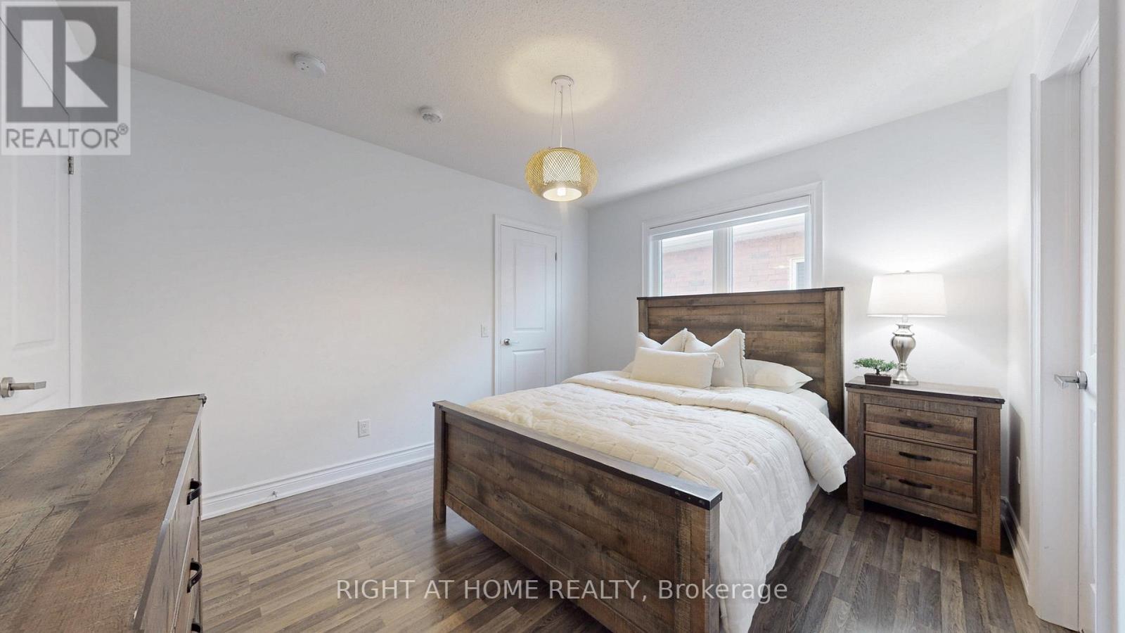 34 Kidd Street, Bradford West Gwillimbury, Ontario  L3Z 0V5 - Photo 38 - N12465945