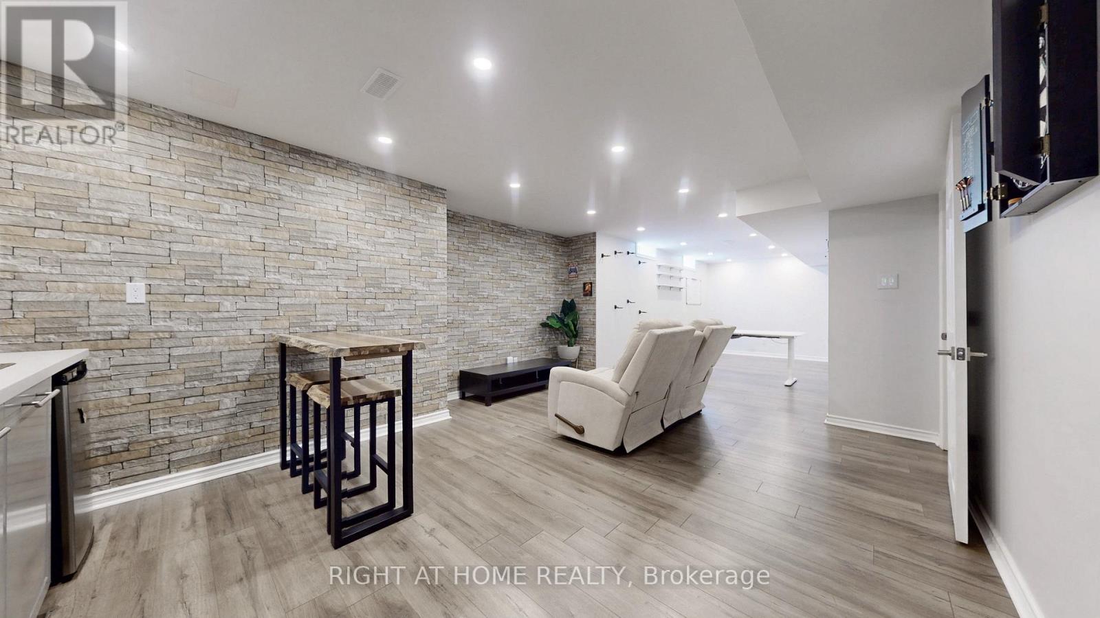 34 Kidd Street, Bradford West Gwillimbury, Ontario  L3Z 0V5 - Photo 42 - N12465945