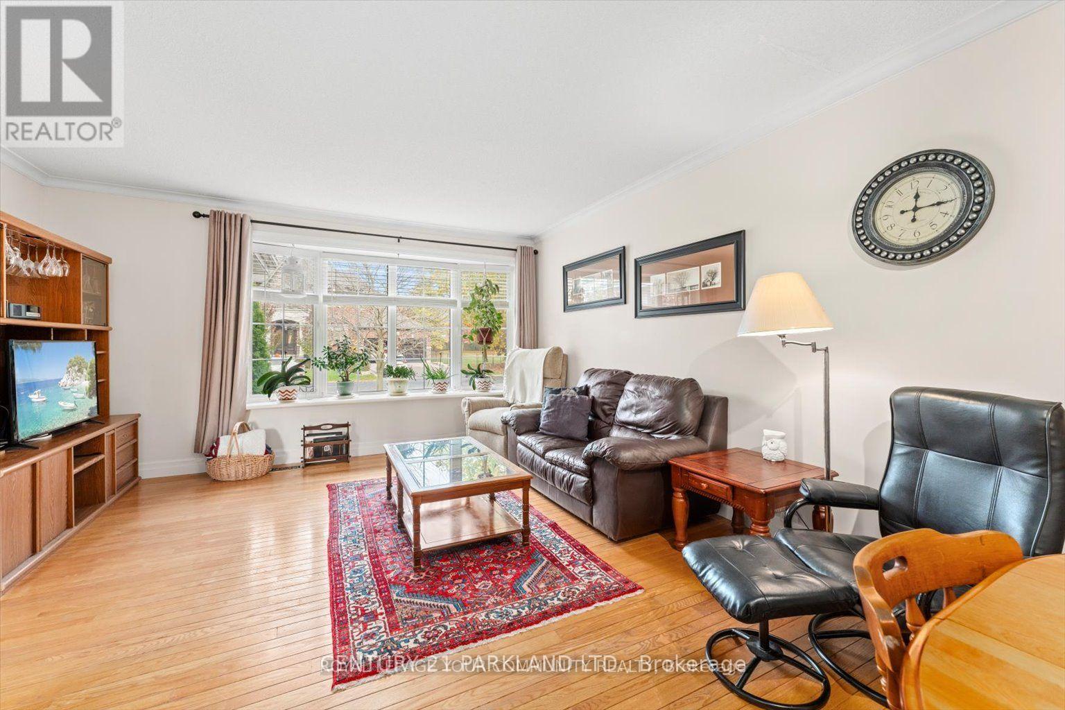Main Floor - 315 Forde Crescent, King, Ontario  L7B 1G7 - Photo 2 - N12465957