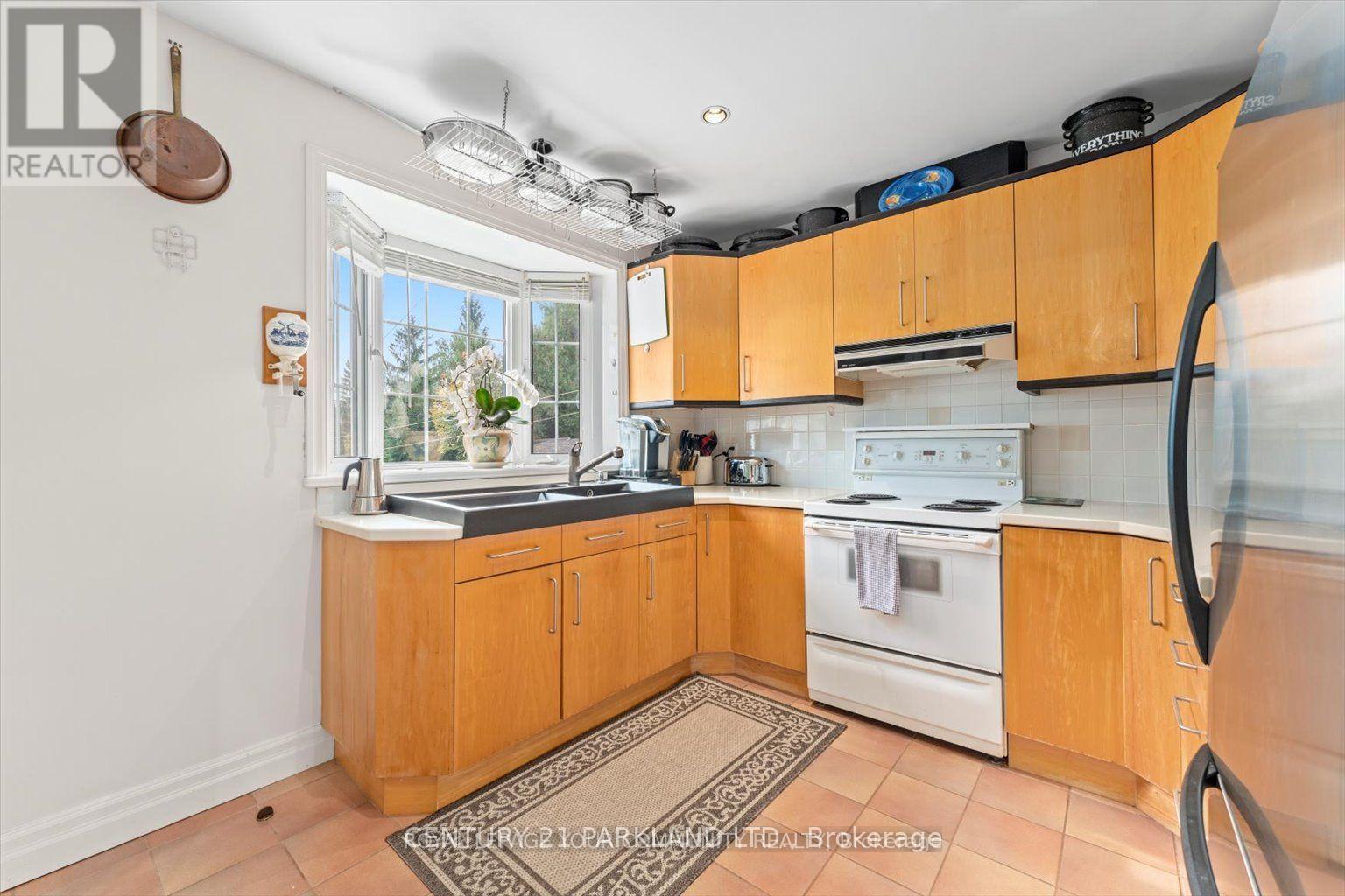 Main Floor - 315 Forde Crescent, King, Ontario  L7B 1G7 - Photo 6 - N12465957
