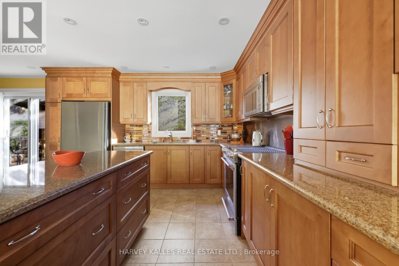 486 Greenock Drive, Vaughan, Ontario  L6A 1M6 - Photo 11 - N12465981