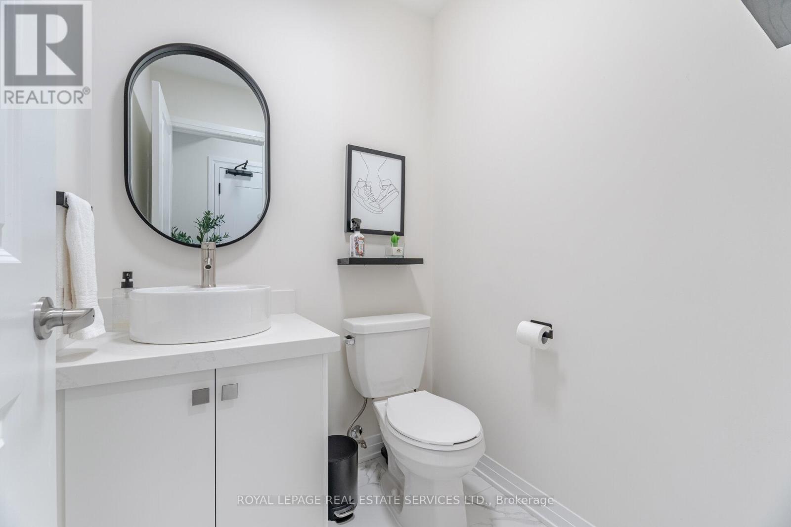 2 - 40 Baynes Way, Bradford West Gwillimbury, Ontario  L3Z 4M4 - Photo 19 - N12465983