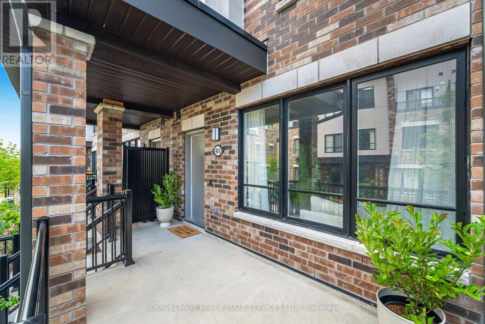2 - 40 Baynes Way, Bradford West Gwillimbury, Ontario  L3Z 4M4 - Photo 4 - N12465983