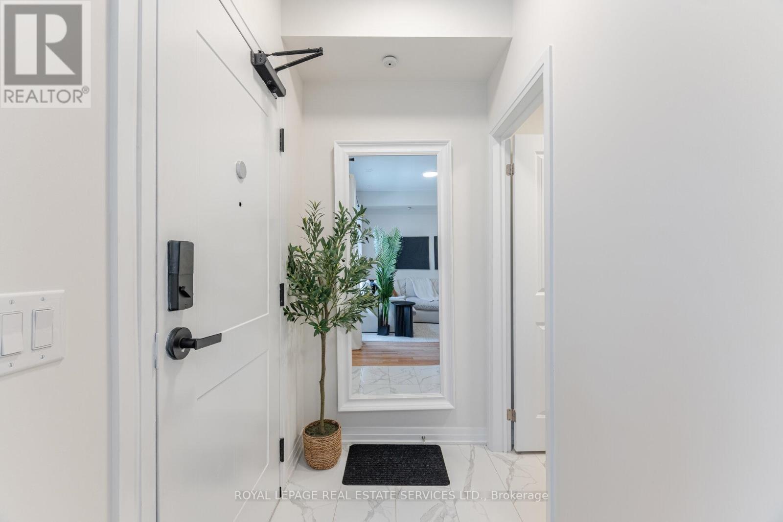2 - 40 Baynes Way, Bradford West Gwillimbury, Ontario  L3Z 4M4 - Photo 5 - N12465983