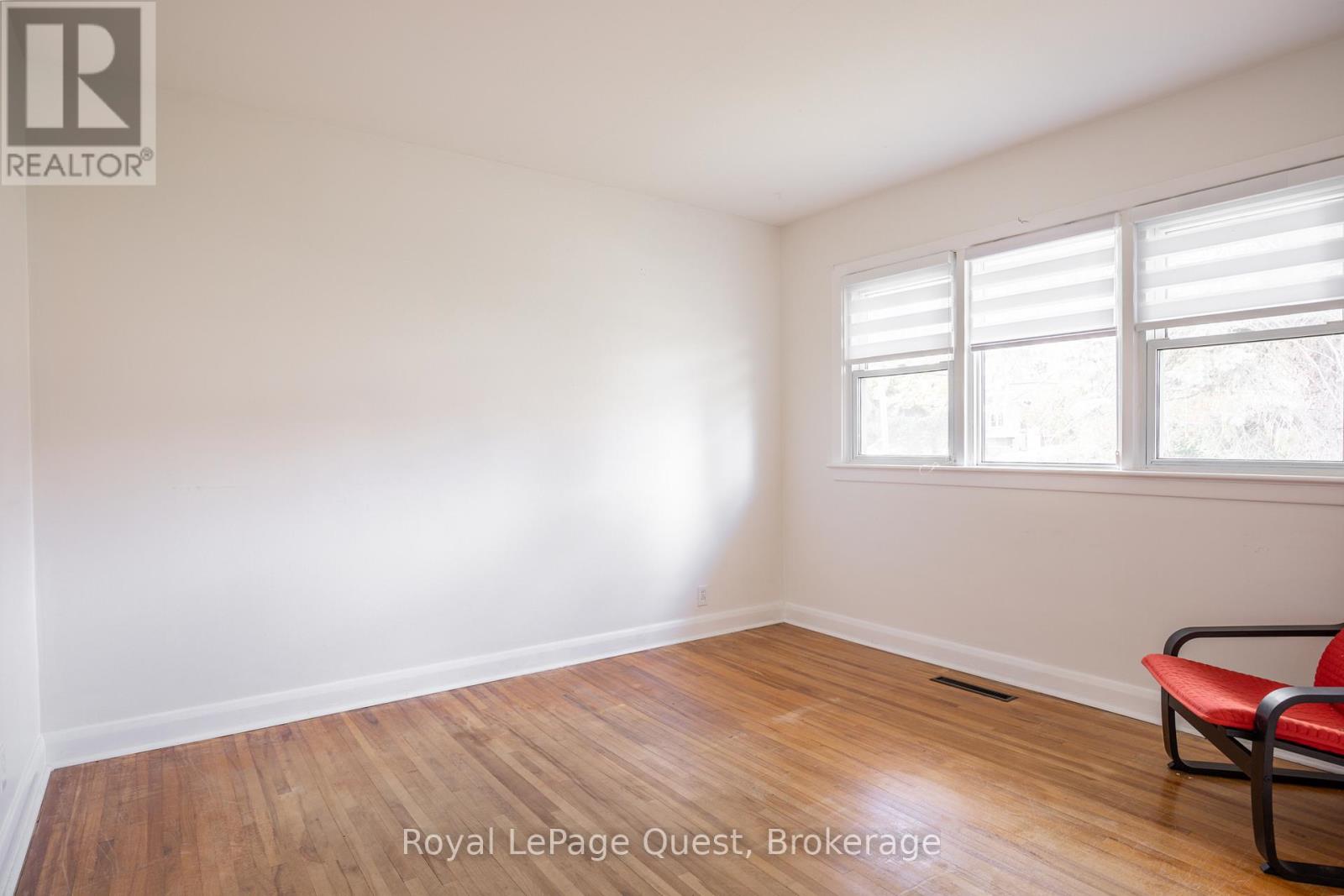 59 Fittons Road E, Orillia, Ontario  L3V 2J2 - Photo 17 - S12466058