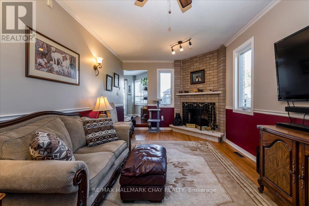 21 Barwick Drive, Barrie, Ontario  L4N 6Z7 - Photo 11 - S12465973