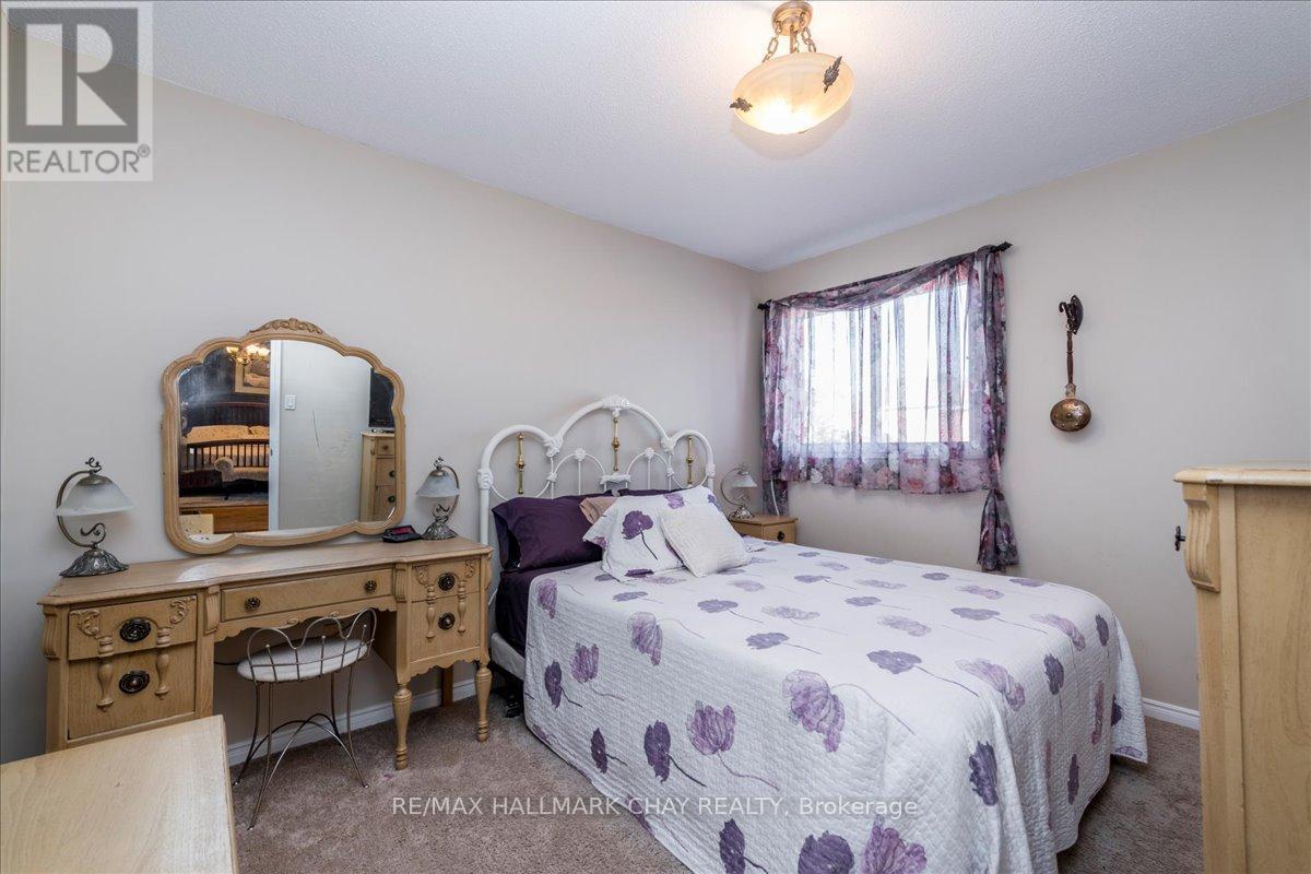 21 Barwick Drive, Barrie, Ontario  L4N 6Z7 - Photo 18 - S12465973
