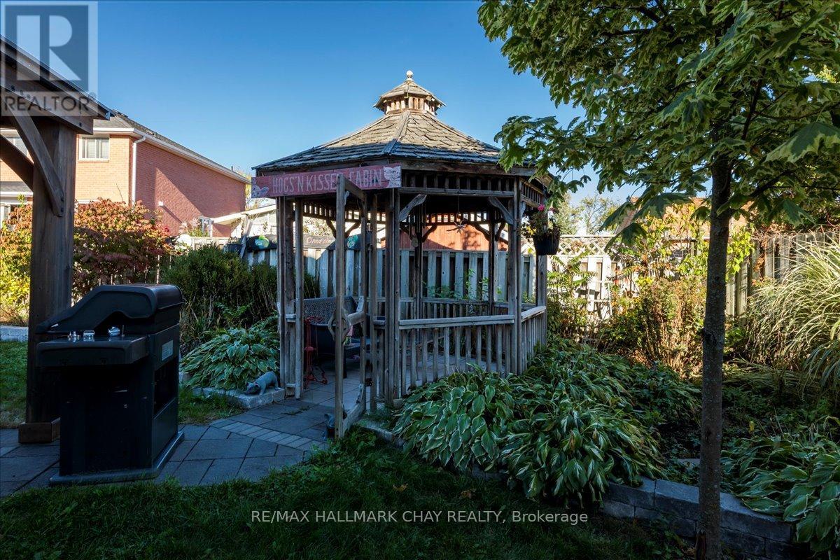 21 Barwick Drive, Barrie, Ontario  L4N 6Z7 - Photo 34 - S12465973