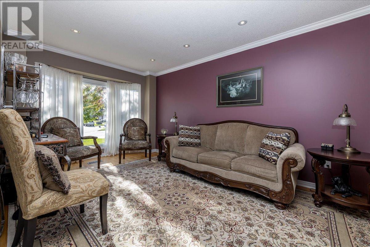 21 Barwick Drive, Barrie, Ontario  L4N 6Z7 - Photo 5 - S12465973