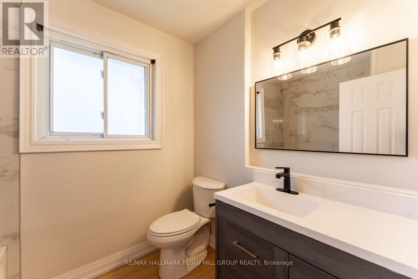262 Duckworth Street, Barrie, Ontario  L4M 3X2 - Photo 10 - S12466011