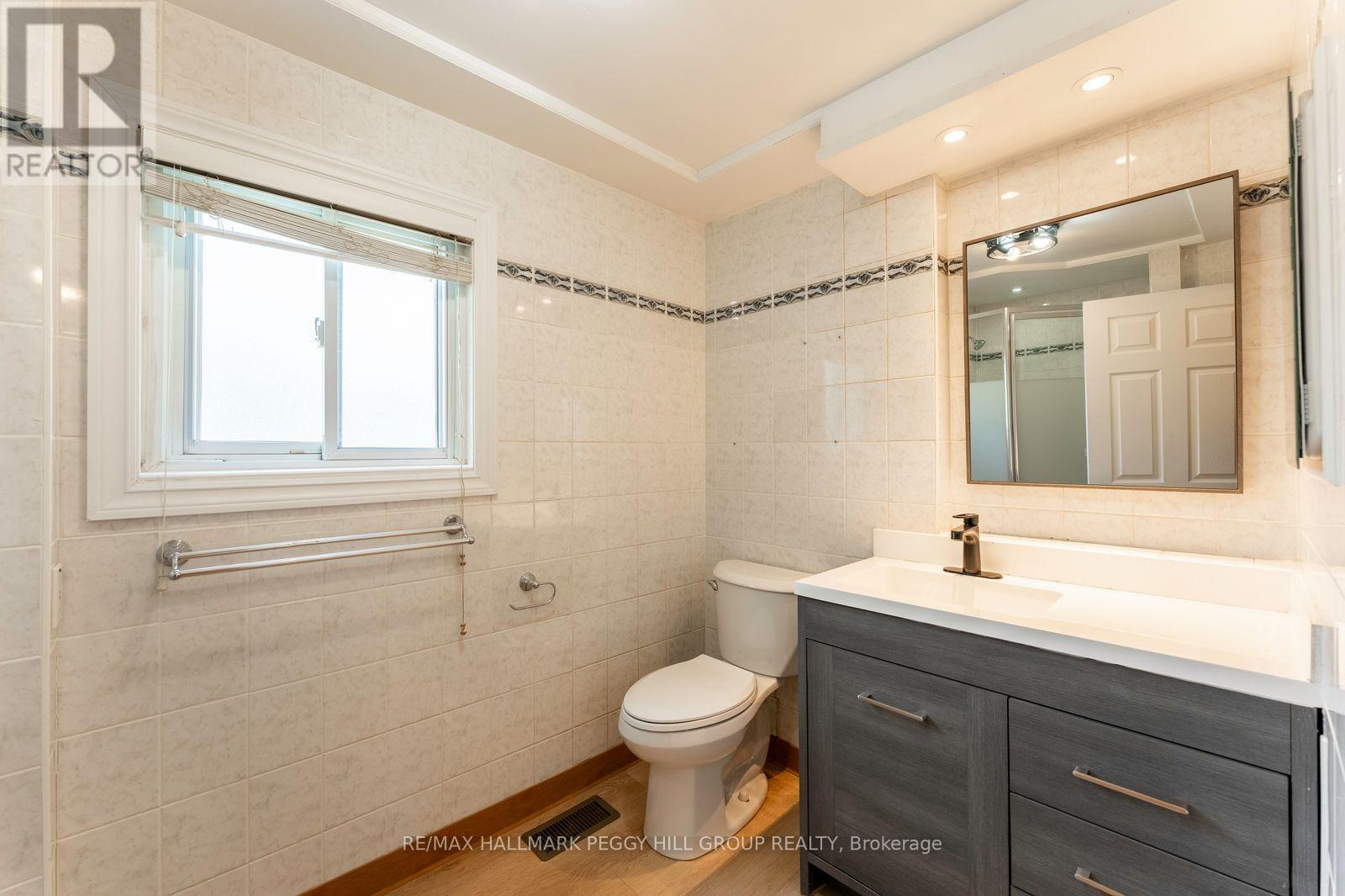 262 Duckworth Street, Barrie, Ontario  L4M 3X2 - Photo 13 - S12466011